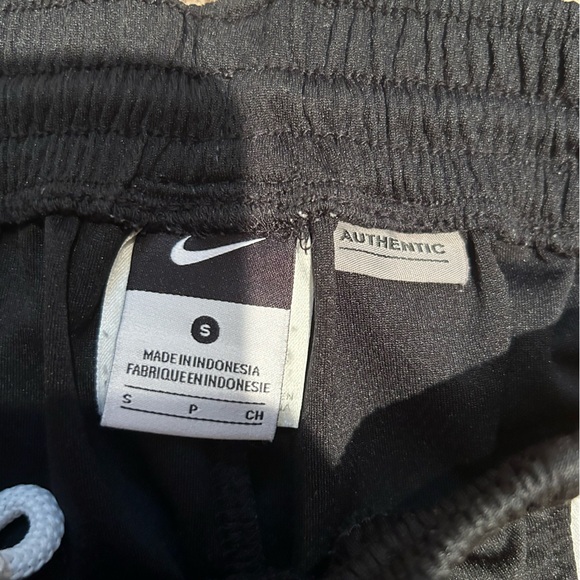 Nike Basketball Shorts - University of Missouri - Picture 6 of 7